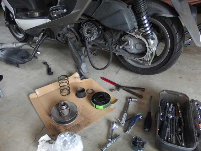 バイクの整備風景